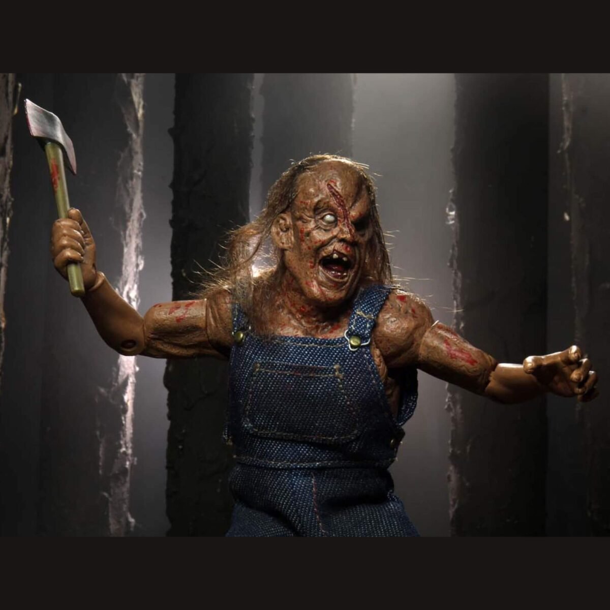 Hatchet - Victor Crowley Figura Escala con Ropa Real 8" NECA