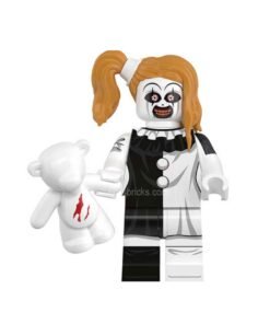 Pale Girl -​ Minifigura
