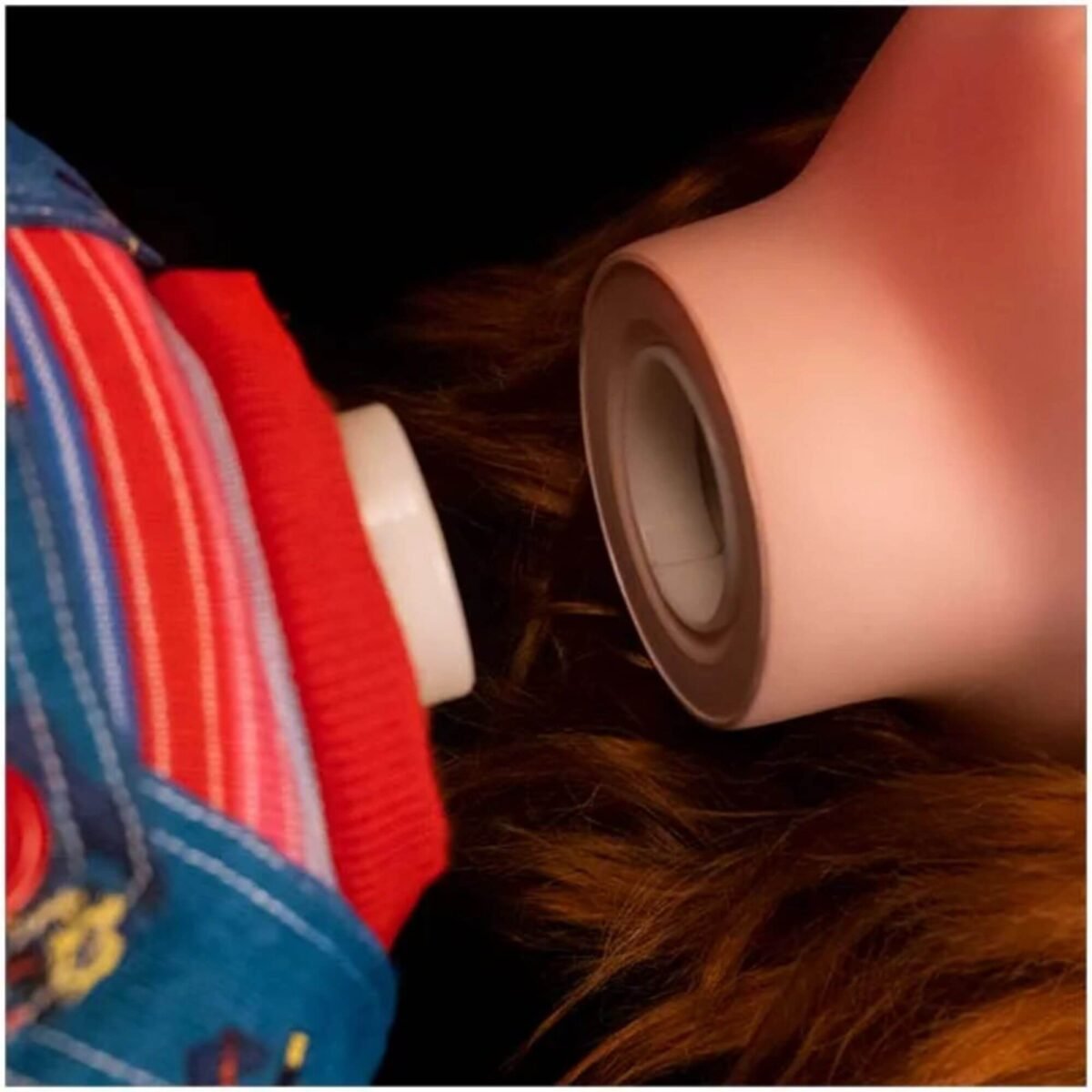 Childs Play Ultimate Chucky Doll réplica a escala 1:1 - Image 10