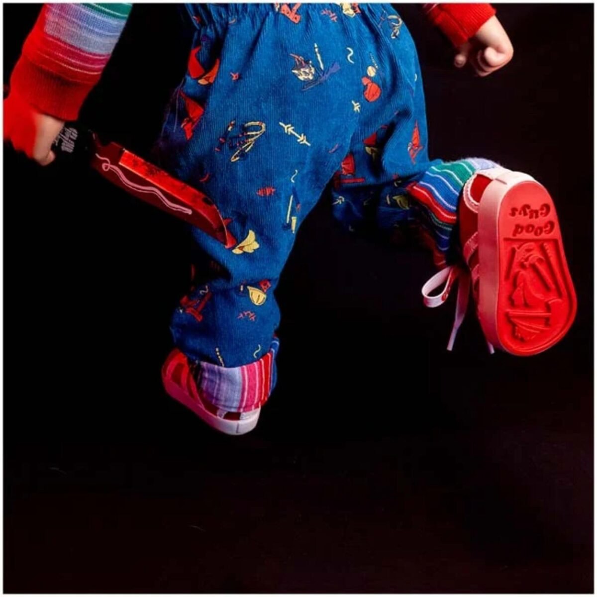 Childs Play Ultimate Chucky Doll réplica a escala 1:1 - Image 4