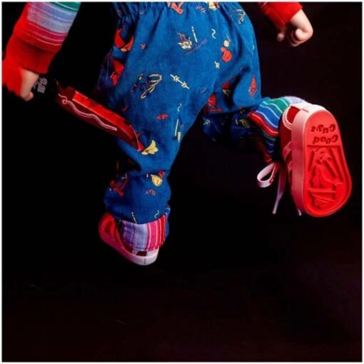 Childs Play Ultimate Chucky Doll réplica a escala 1:1 - Image 4