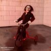 Saw Billy Puppet Con Triciclo Figura a Escala