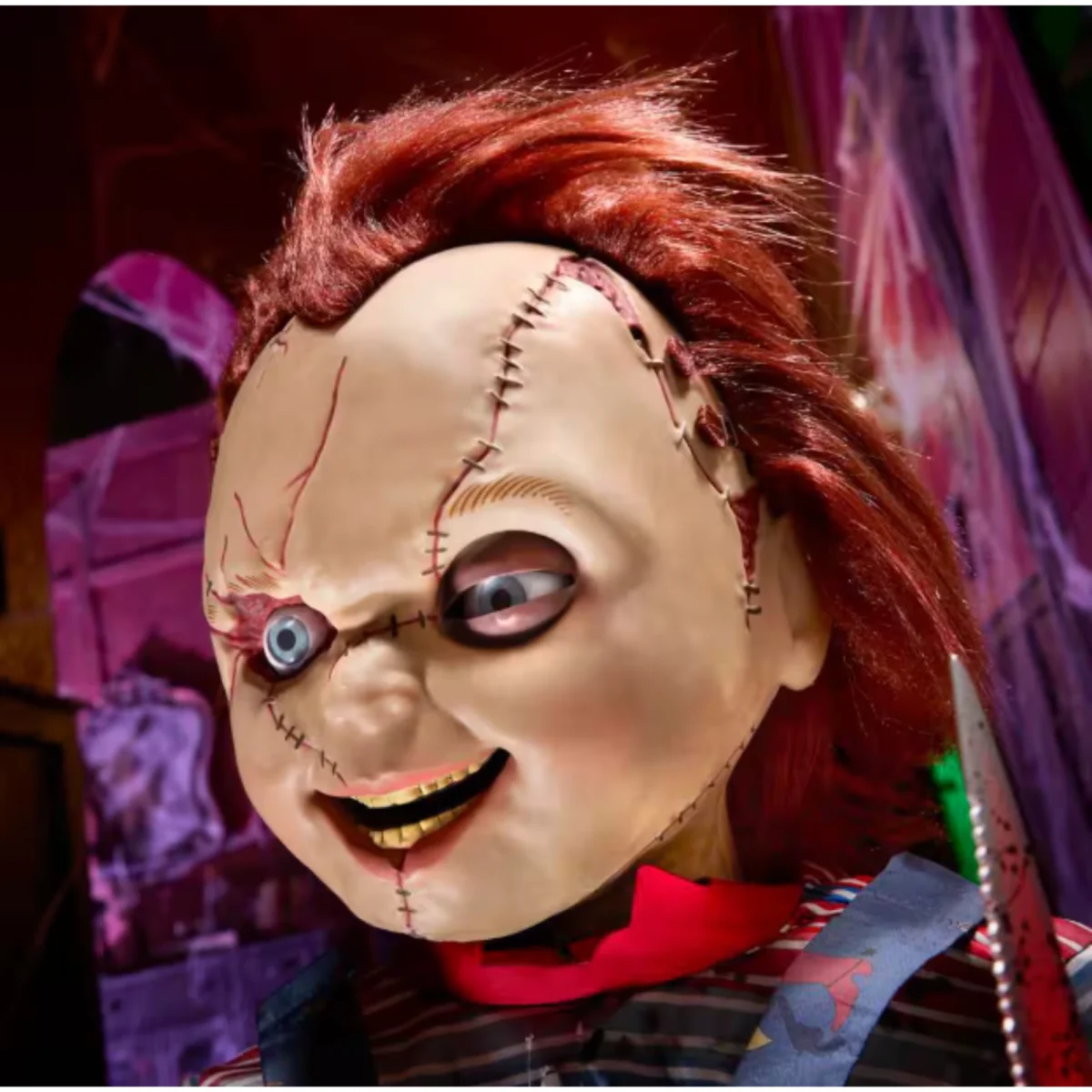 Chucky Scarred Animatrónico - Image 4