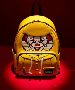 Alternative view of It Pennywise Raincoat Glow Mini Mochila